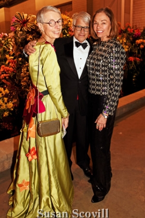2. Jane Pepper, retired President of the PA Horticultural Society. attended the Preview Party wearing this lovely flower-themed gown! Jane chatted with Fred Bissinger and Joyce Sando.