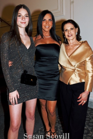 3. Madison and Melissa Leonard paused for a photo with event chair Renee Freeman.