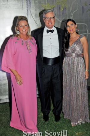 17. Meg Braff chatted with Peter and Sonya Geisler.