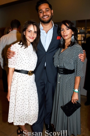 8. Daina and Laila Imam chatted with Momin Sheikh.