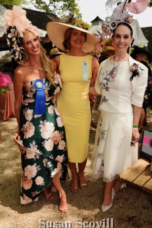 17. Amy Holzapfel and Tiffany Arey paused for a photo with Caroline O’Halloran.