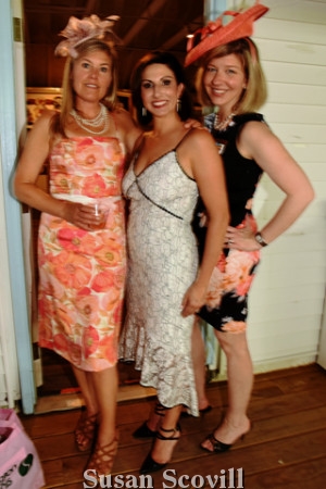 9. Monica Peddrick, Ashley Russo and Charlene Fullmer paused for a photo outside the art gallery.