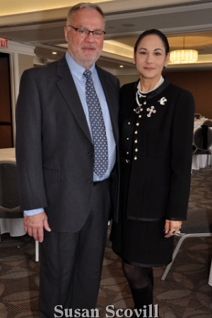 2. Charlie Peterson chatted with Lisa Silveri.