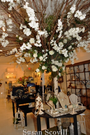 The beautiful decor at Queens Table