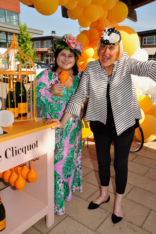 4. Jennifer Robinson shared a fun moment with Marcia Drummond!