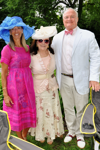 8. Susan and Joe Donohoe chatted with Livia Klaus (center) at the event.