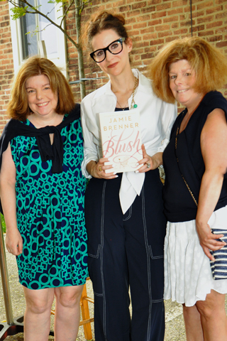 Jamie also paused for a photo with Tara and Krista Palmisano.