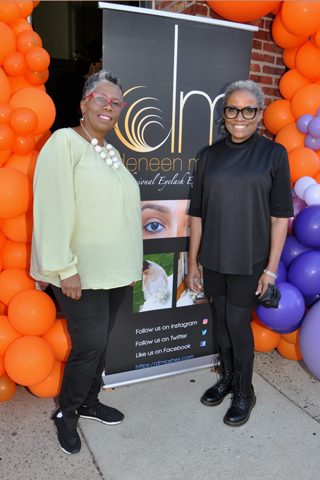 3. Cindy Bellamy (left) supported her sister, Deneen Marcell, the eyelash expert, during Bryn Mawr Night.