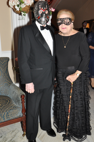 4. Jerry and Anne Klein wore the perfect masks!