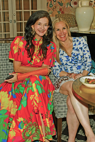 3. Karen Fox and Jaimi Blackburn shared a moment during the event
