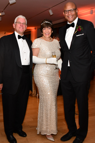 4.Co- chairs Martin and Ro King chatted with PAFA president Eric Pryor