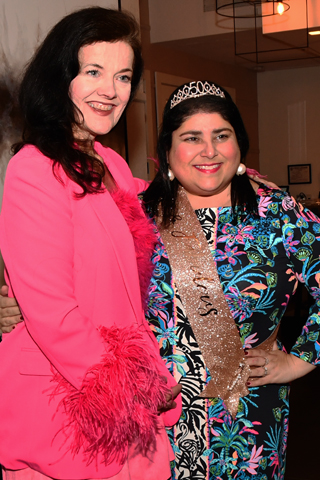 Karen posed for a photo with Jennifer!