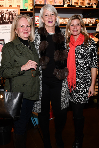 10 Suzanne Aumack, Peggy Walk-Ehrlich paused for a photo with Suzy Pratowski